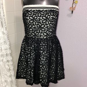 Black and white laced dress